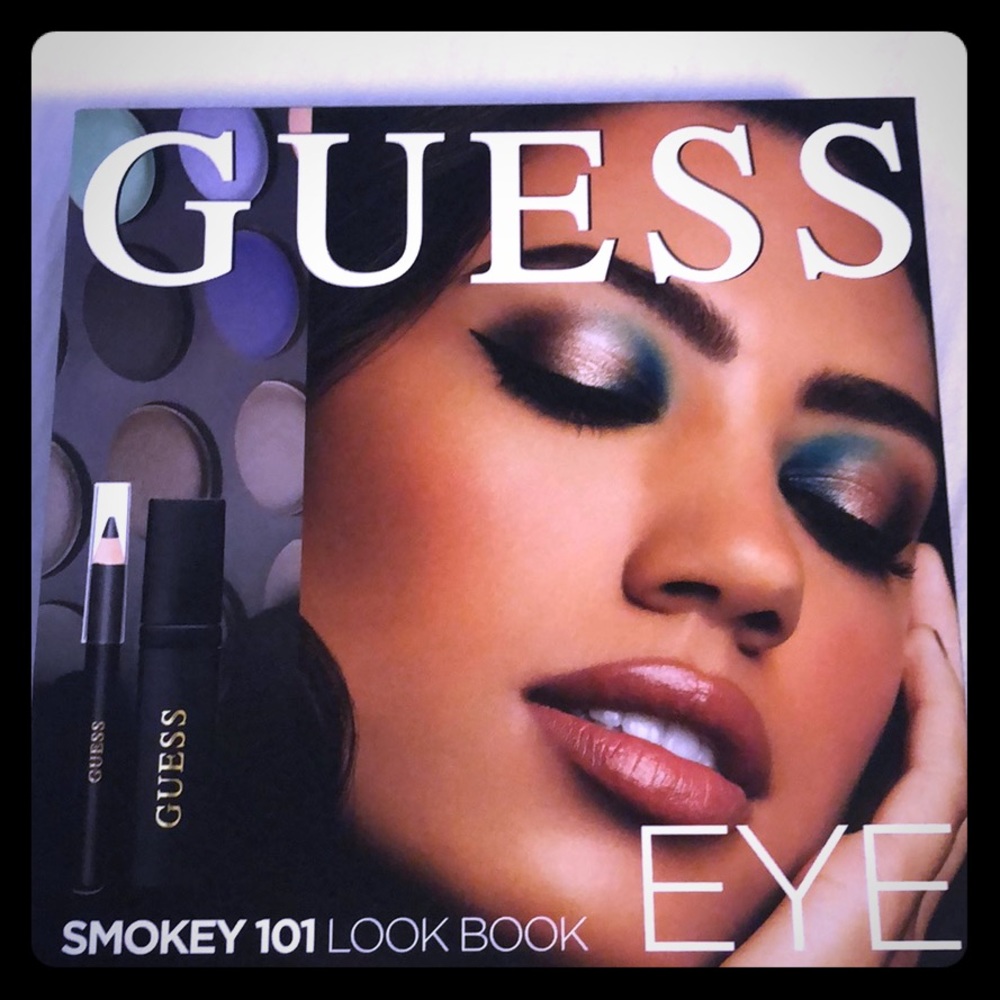 New GUESS SMOKEY 101 Look Book Eye Shadow Kit